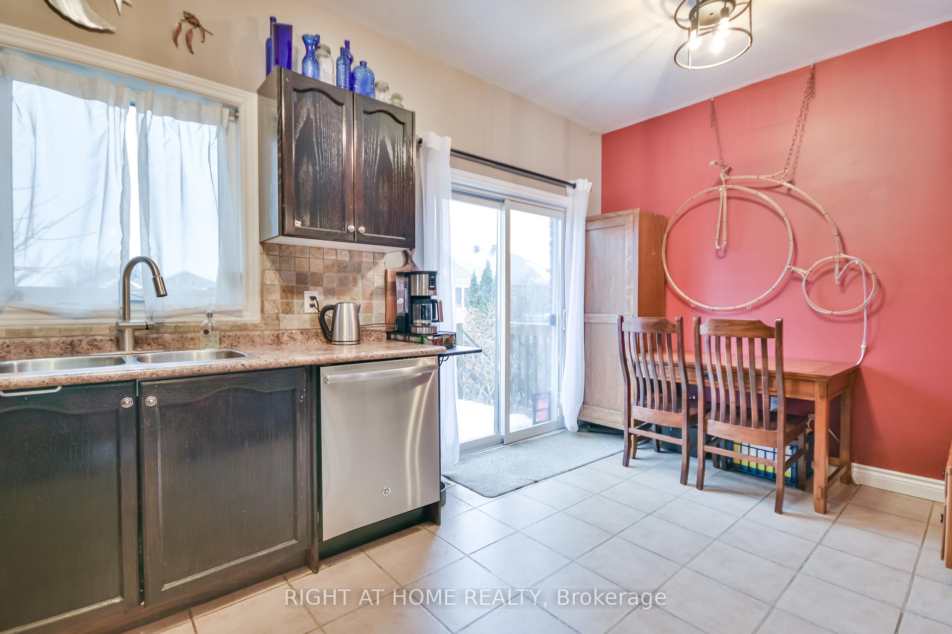 Photo 19 of 159 Birkhall Place, Barrie, Innis-Shore — HOMEH