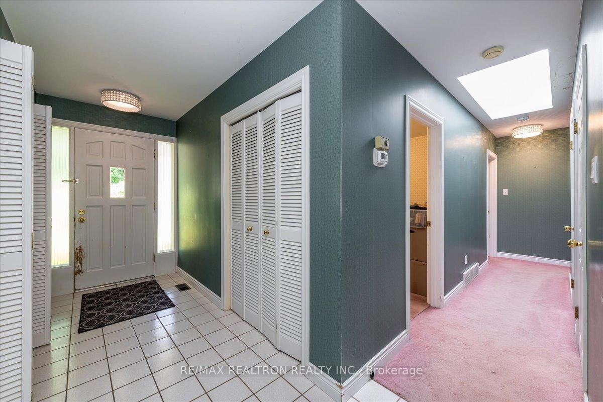 Photo 10 of 16 Tower Crescent, Barrie, Allandale Heights — HOMEH