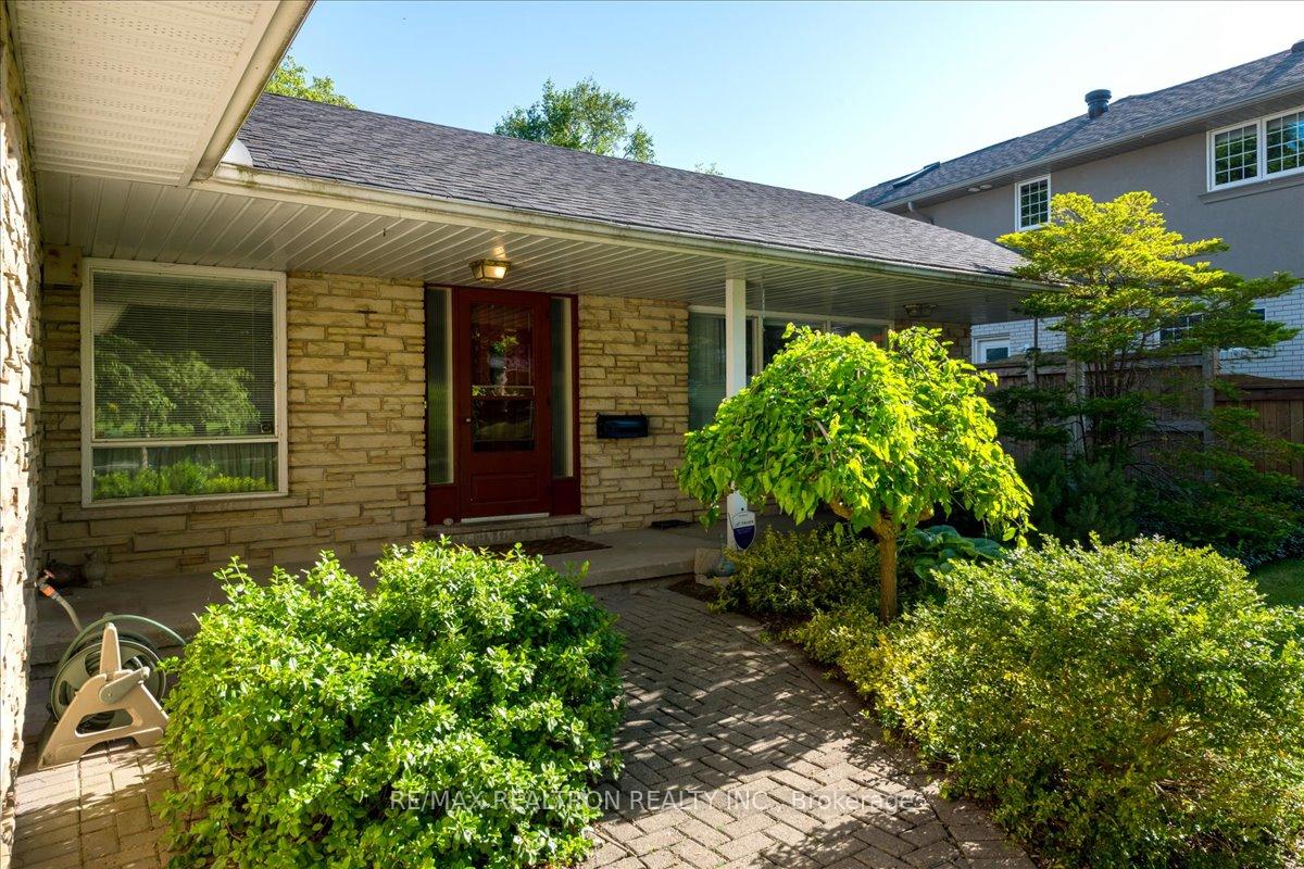 Photo 37 of 16 Tower Crescent, Barrie, Allandale Heights — HOMEH