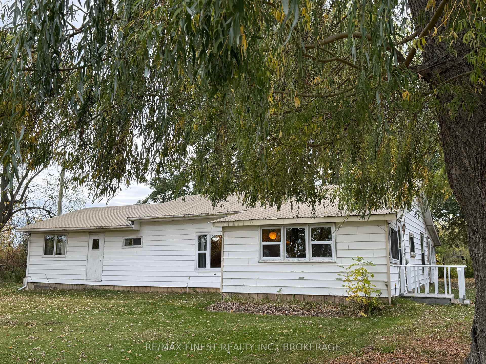 Front of 1623 Road 96