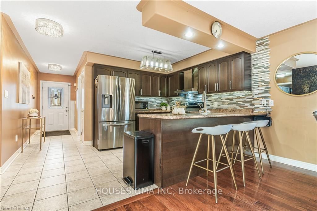 Photo 4 of 84 Avery Crescent, St. Catharines, Oakdale — HOMEH
