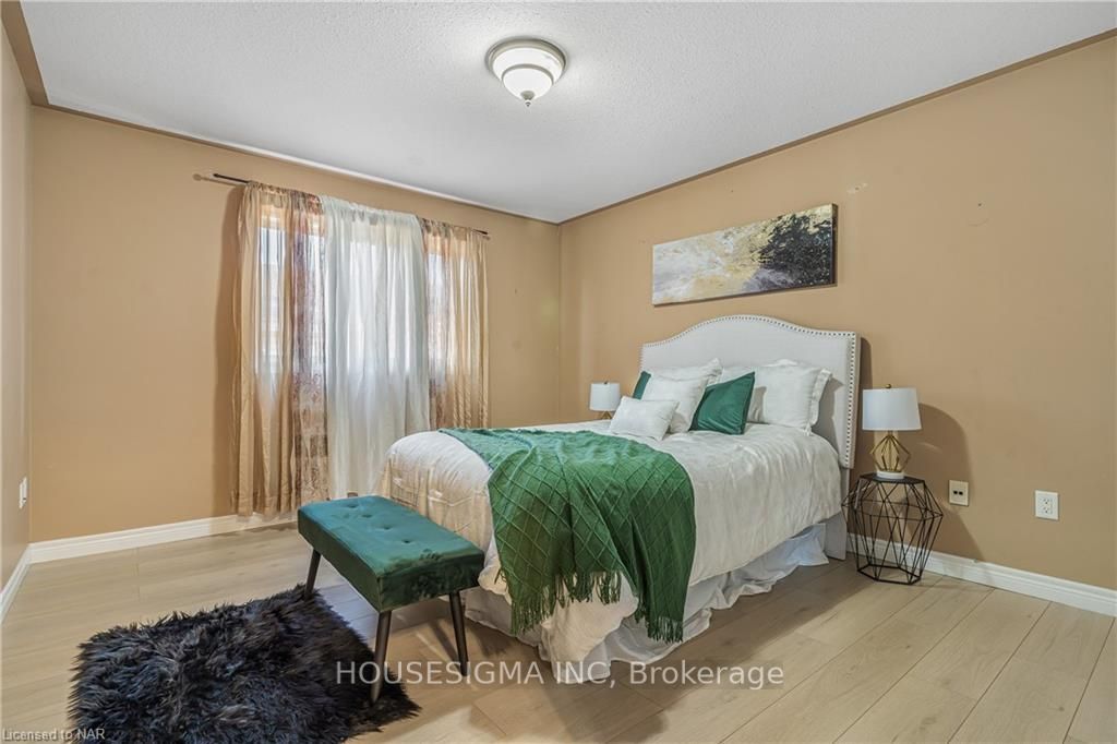 Photo 12 of 84 Avery Crescent, St. Catharines, Oakdale — HOMEH