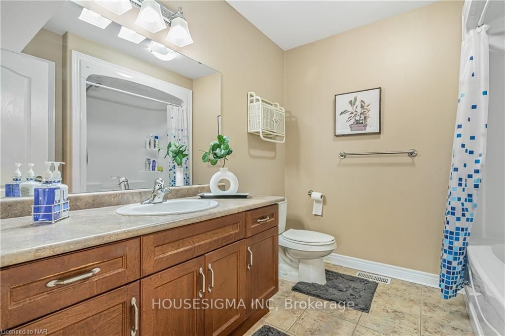 Photo 16 of 84 Avery Crescent, St. Catharines, Oakdale — HOMEH
