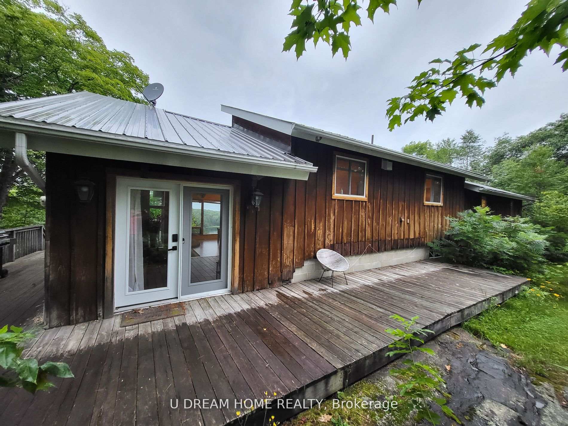 Front of 454 Silver Lake Road