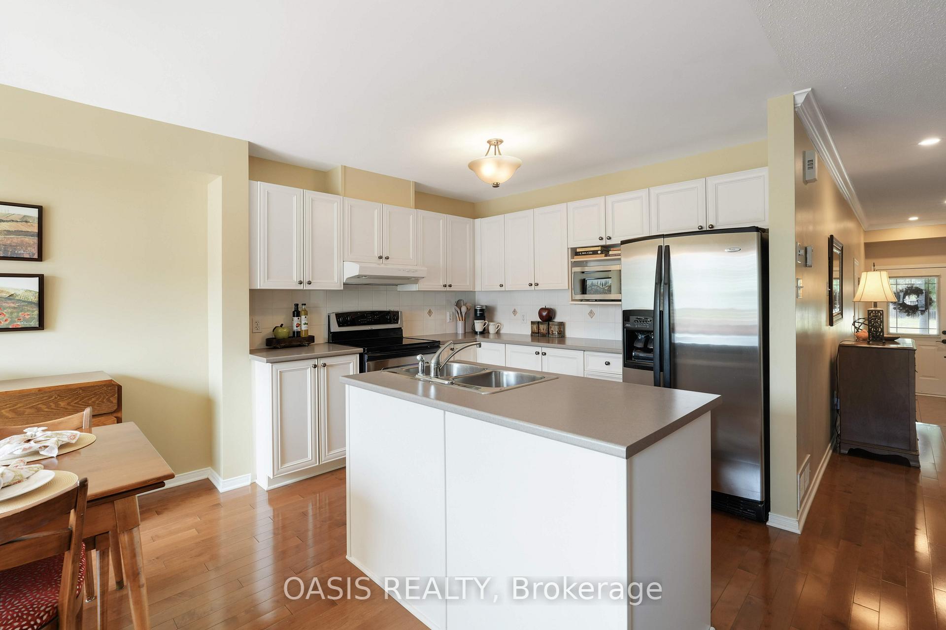 Photo 9 of 26 Stoneleigh Street, Ottawa, Barrhaven - Strandherd — HOMEH