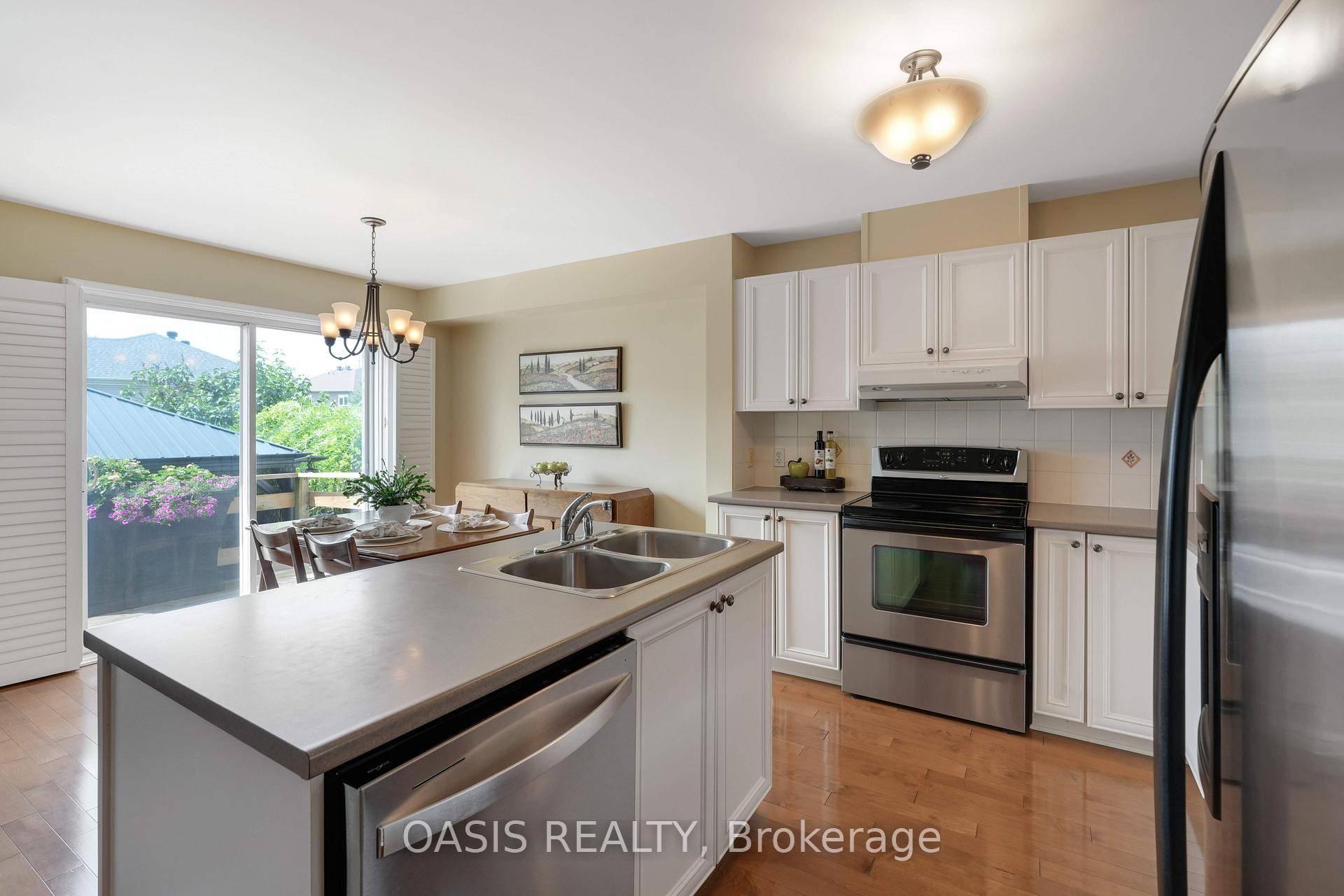 Photo 15 of 26 Stoneleigh Street, Ottawa, Barrhaven - Strandherd — HOMEH