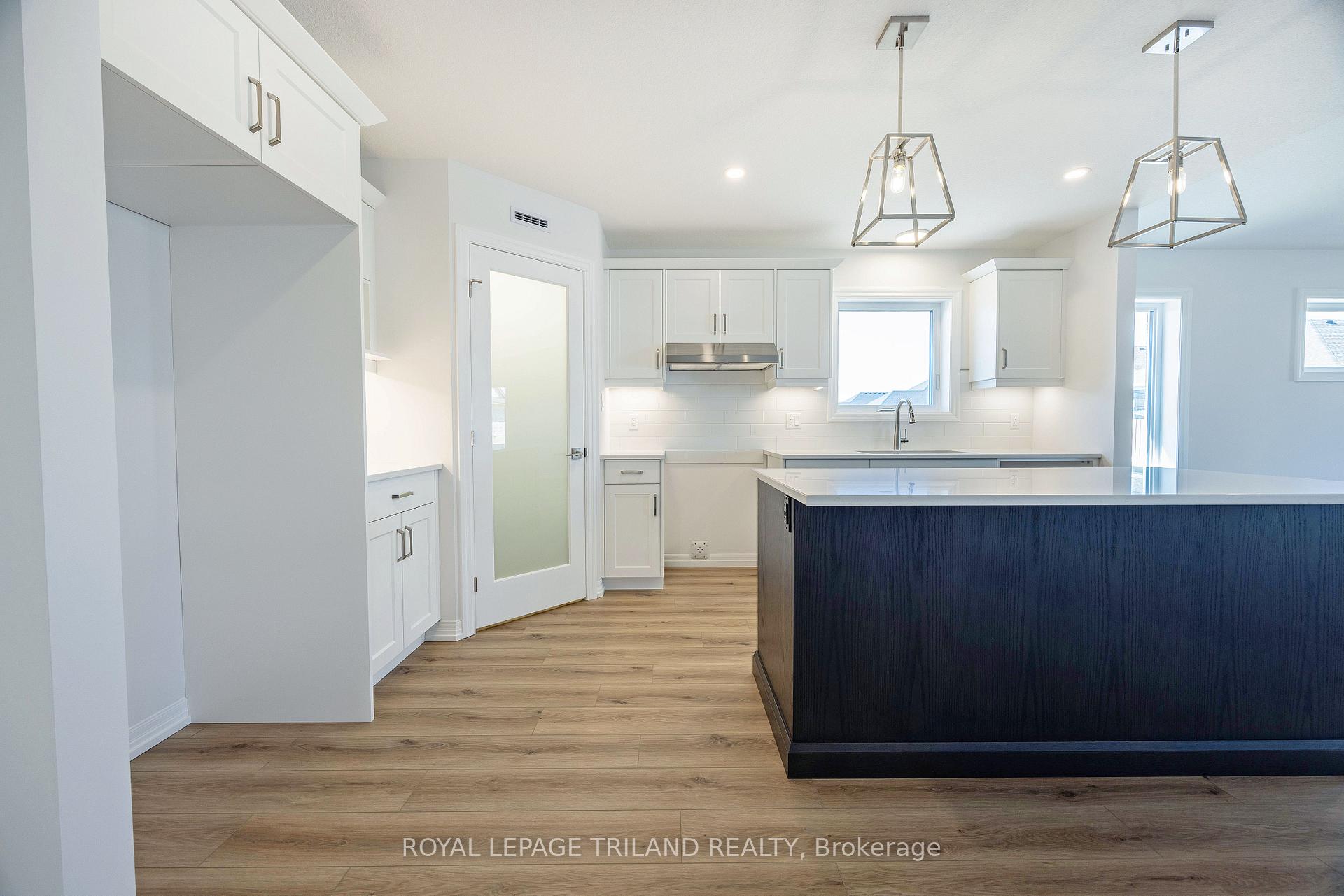 Photo 7 of 168 Renaissance Drive, St. Thomas — HOMEH