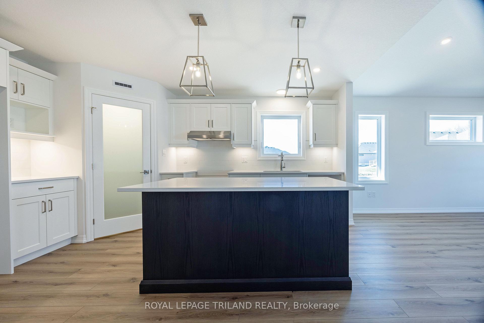 Photo 8 of 168 Renaissance Drive, St. Thomas — HOMEH