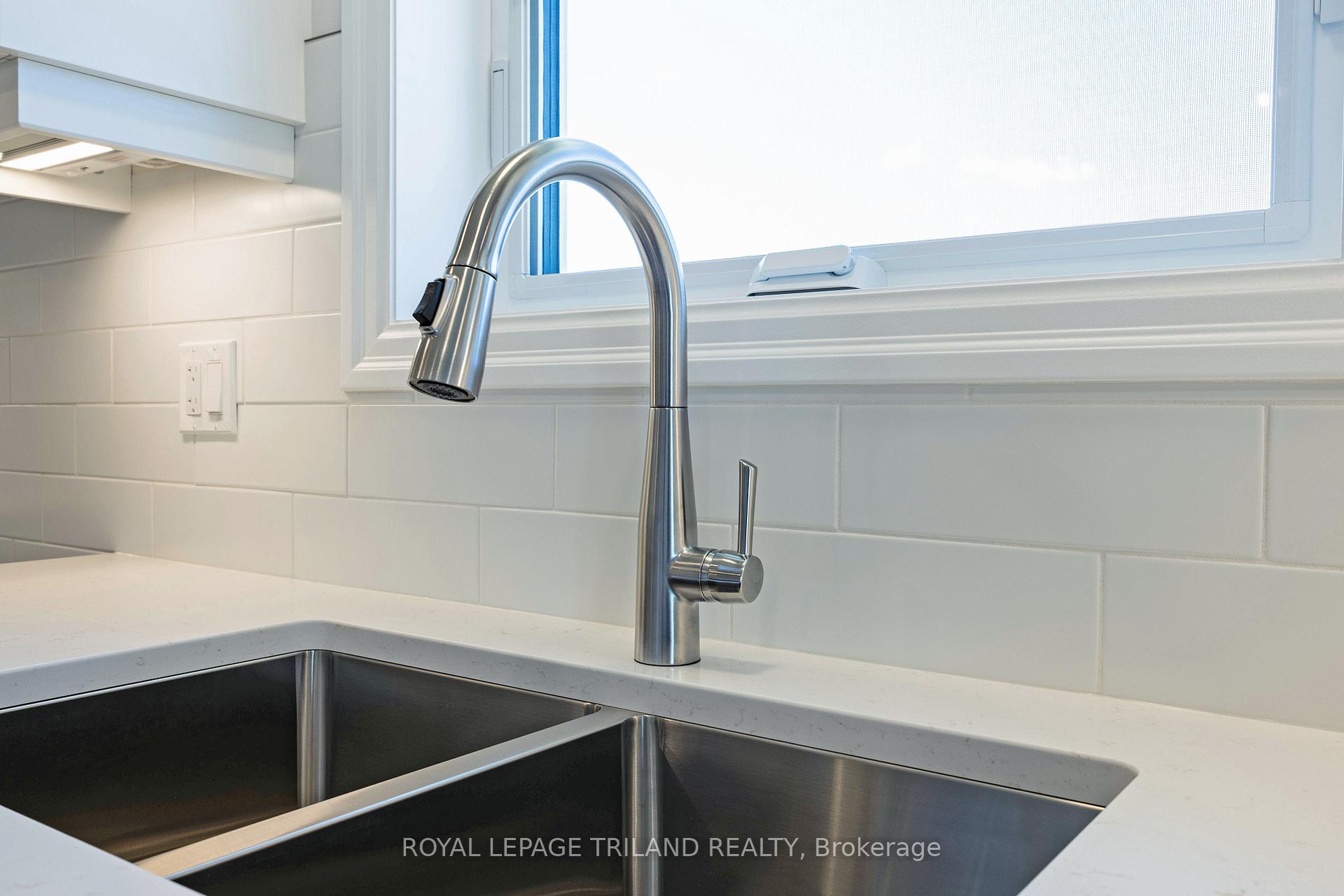 Photo 10 of 168 Renaissance Drive, St. Thomas — HOMEH