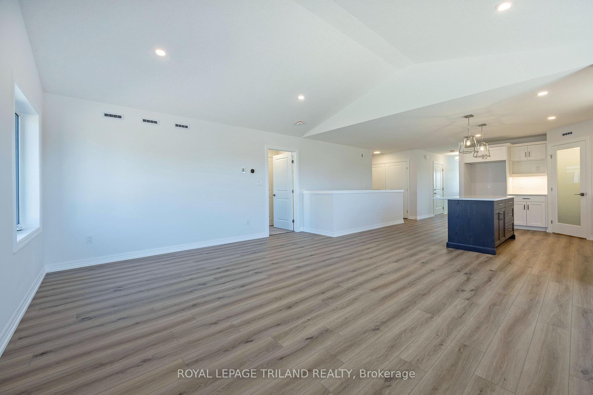 Photo 16 of 168 Renaissance Drive, St. Thomas — HOMEH