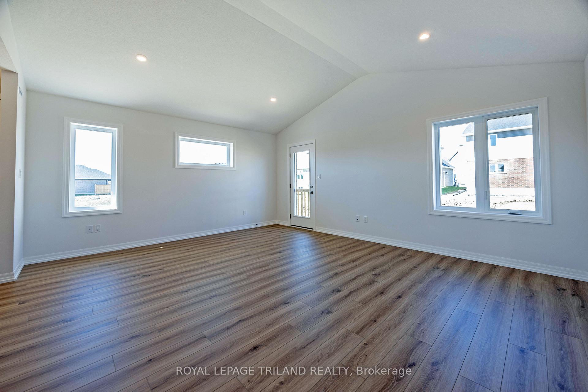 Photo 17 of 168 Renaissance Drive, St. Thomas — HOMEH