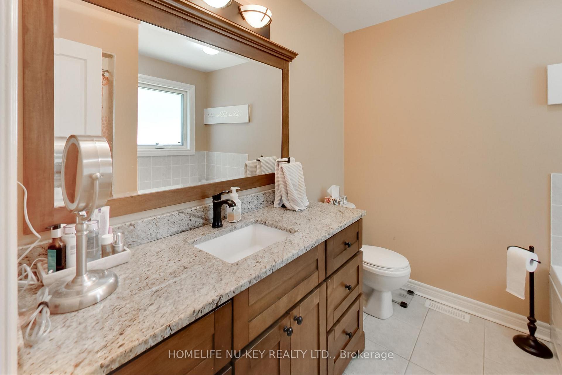 Photo 17 of 5 Duval Drive, Barrie, East Bayfield — HOMEH