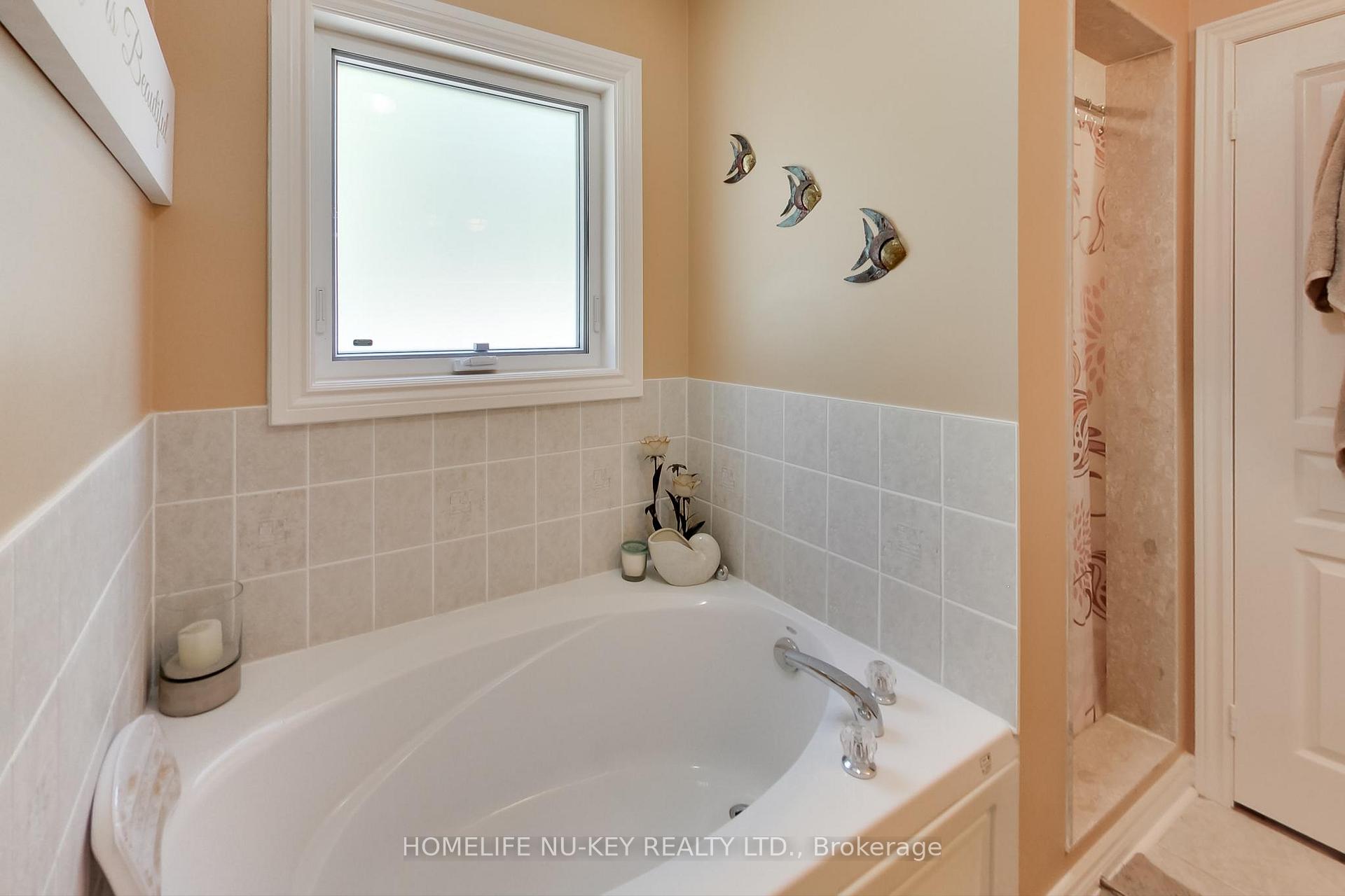 Photo 18 of 5 Duval Drive, Barrie, East Bayfield — HOMEH