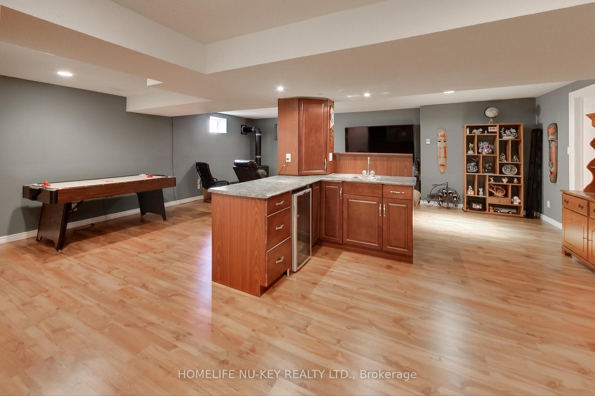 Photo 23 of 5 Duval Drive, Barrie, East Bayfield — HOMEH