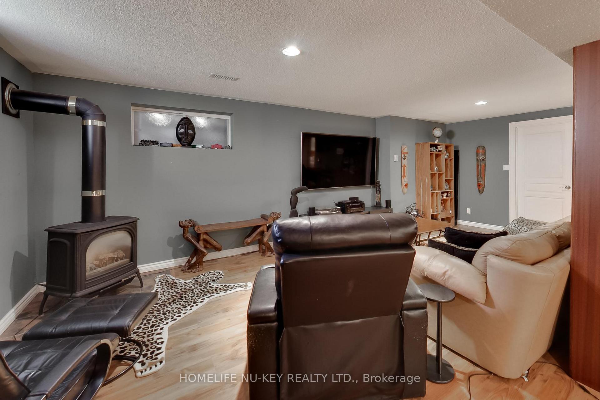 Photo 26 of 5 Duval Drive, Barrie, East Bayfield — HOMEH