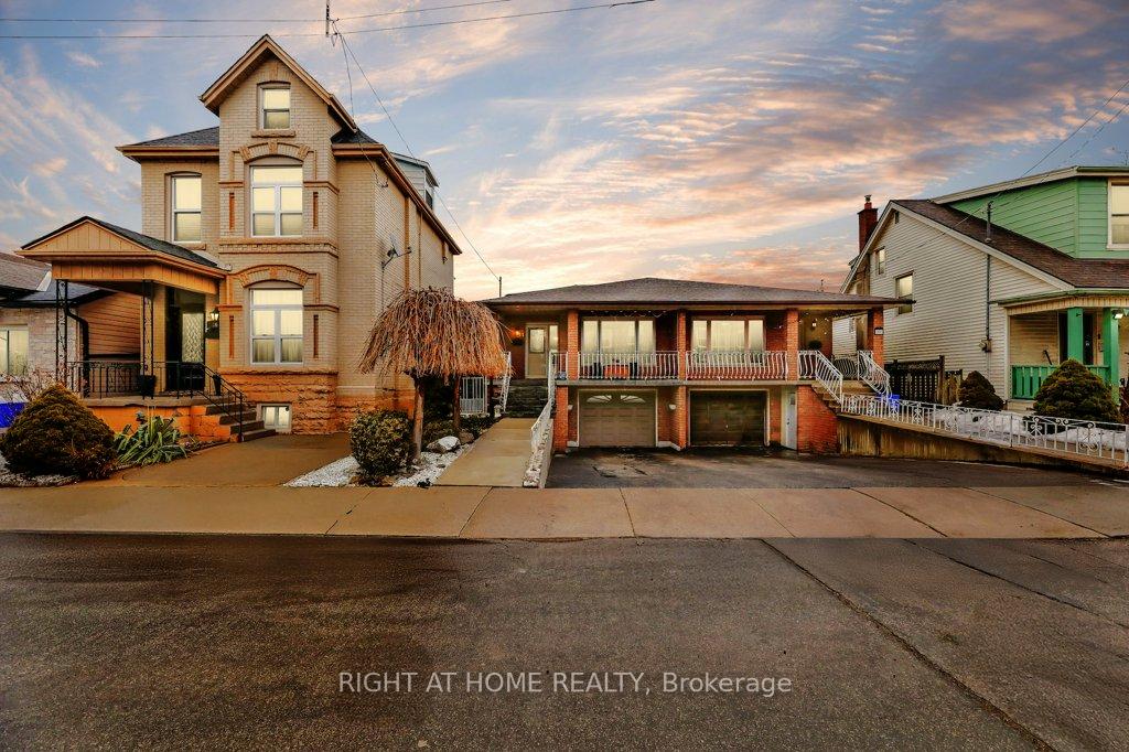Photo 3 of 32 William Street, Hamilton, Landsdale — HOMEH