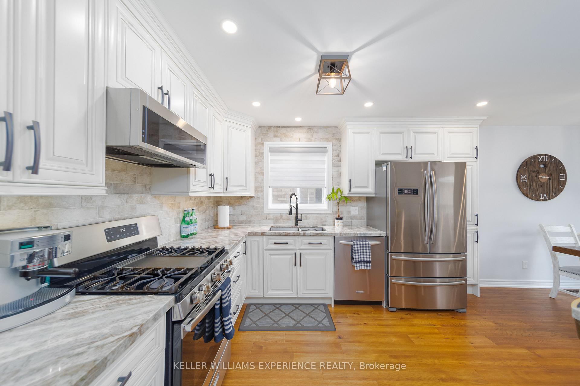 Photo 5 of 141 Benson Drive, Barrie, Northwest — HOMEH
