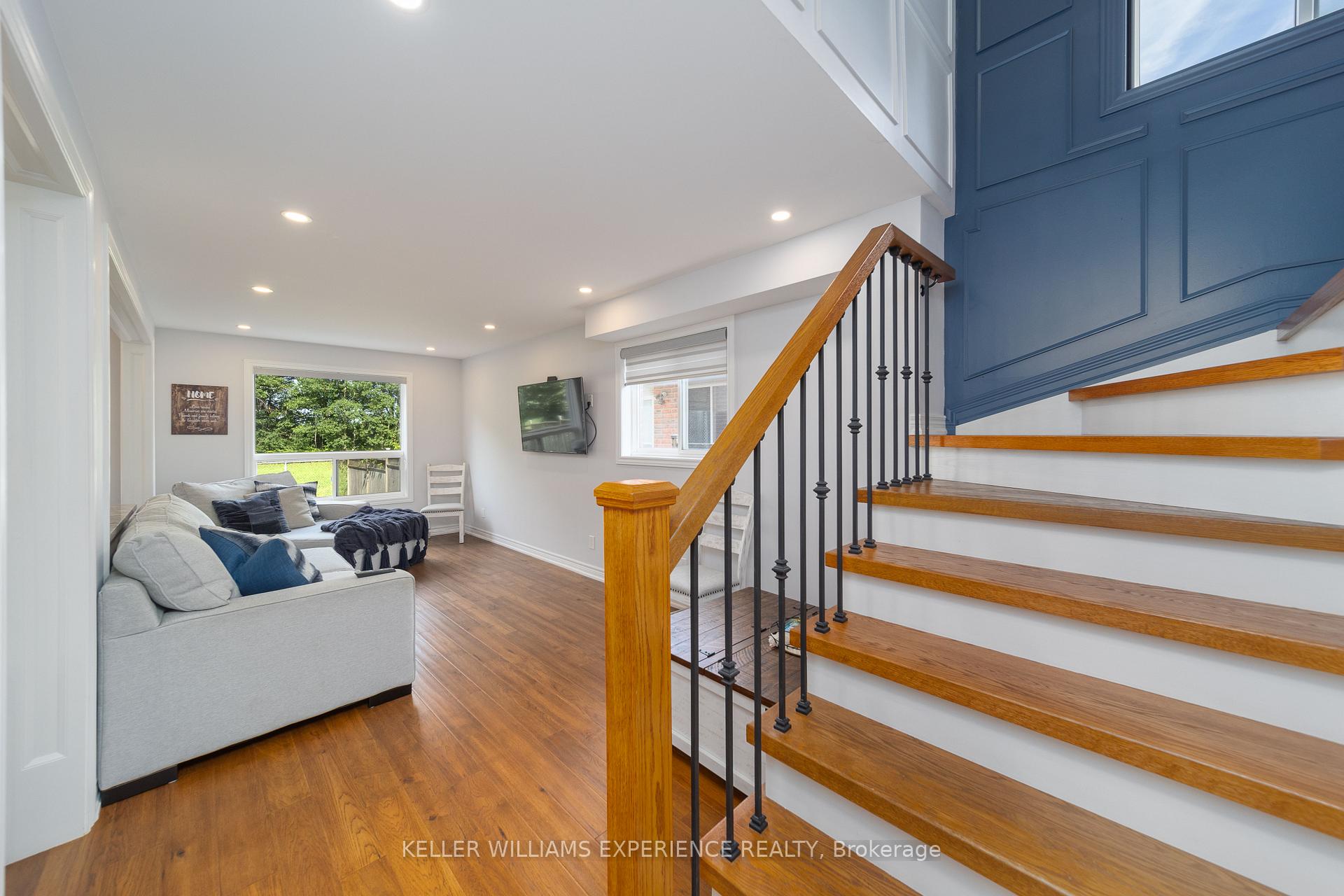 Photo 10 of 141 Benson Drive, Barrie, Northwest — HOMEH
