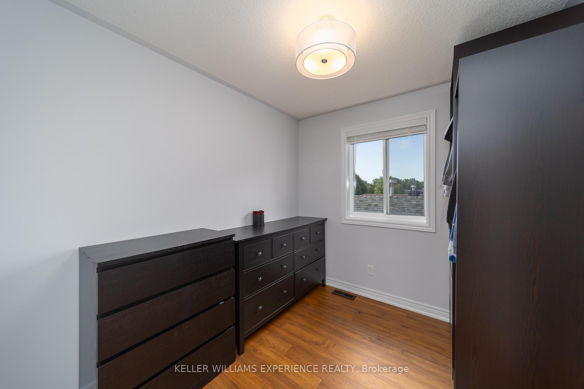 Photo 17 of 141 Benson Drive, Barrie, Northwest — HOMEH