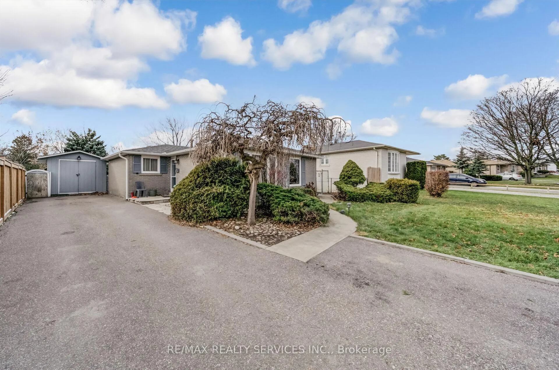 Photo 6 of 39 Flavian Crescent, Brampton, Southgate — HOMEH