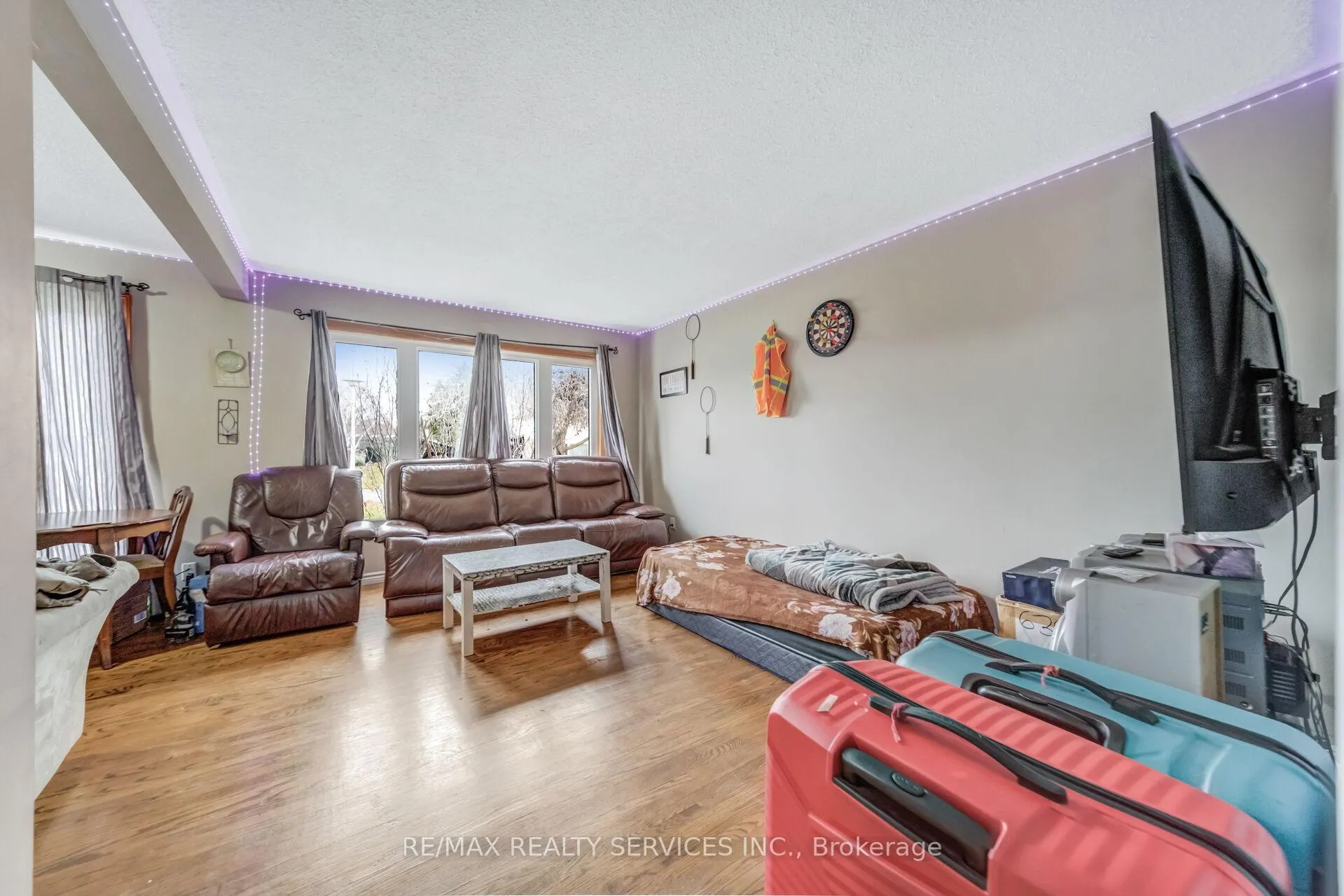Photo 10 of 39 Flavian Crescent, Brampton, Southgate — HOMEH