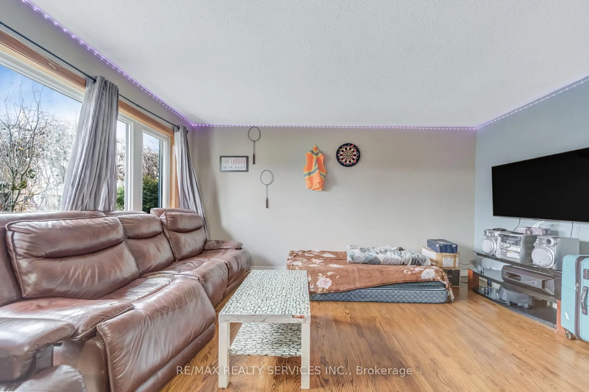 Photo 28 of 39 Flavian Crescent, Brampton, Southgate — HOMEH