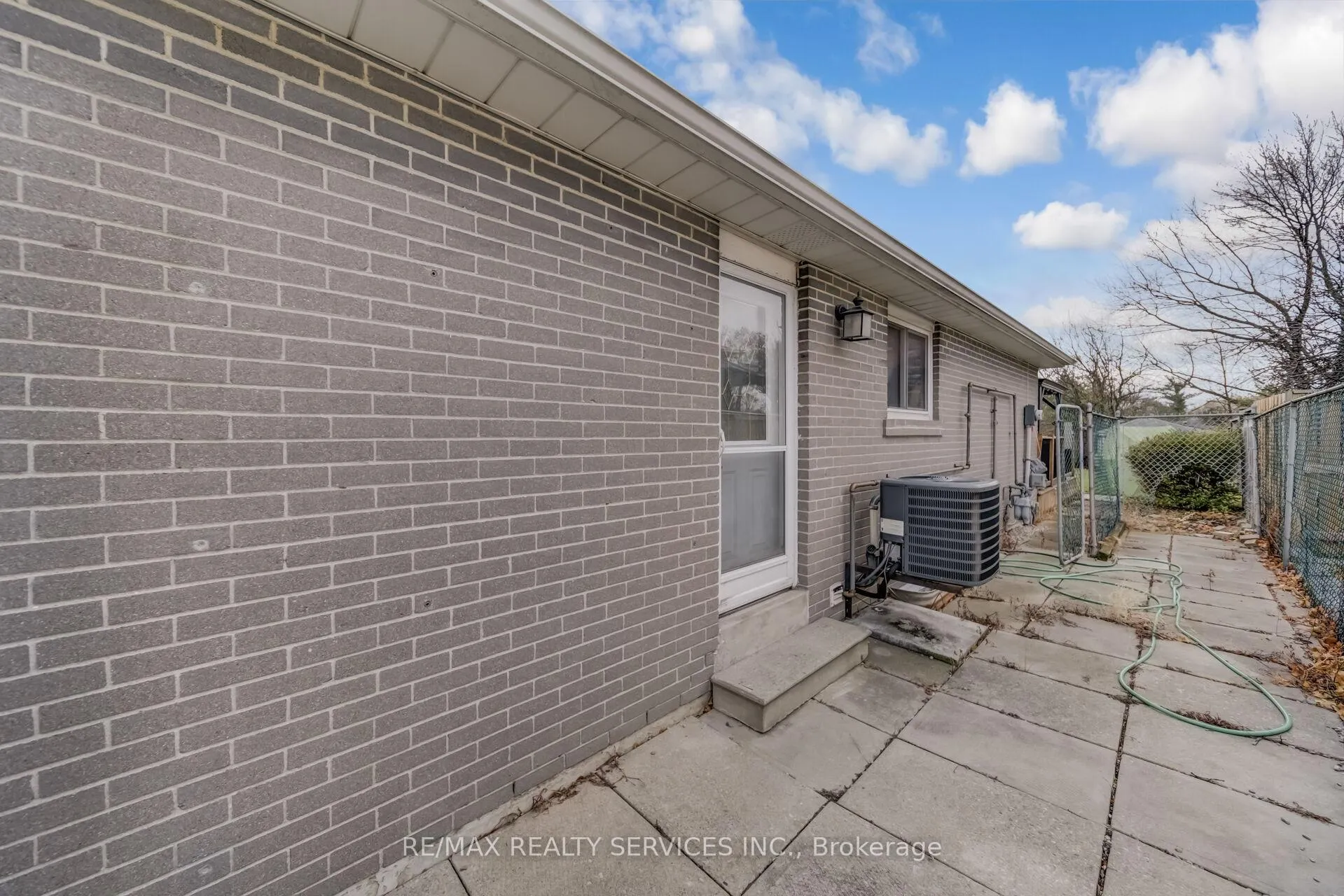 Photo 29 of 39 Flavian Crescent, Brampton, Southgate — HOMEH