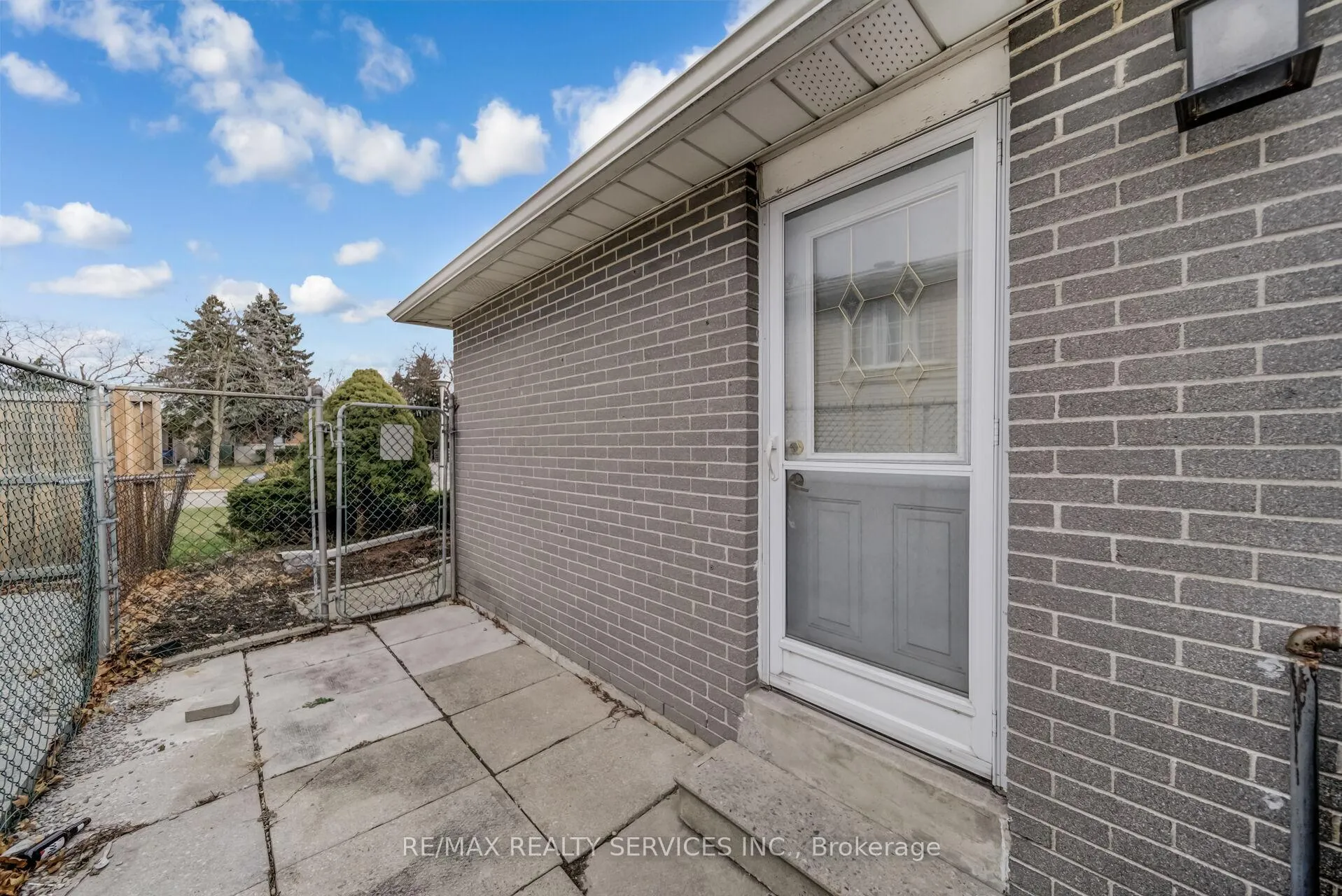 Photo 30 of 39 Flavian Crescent, Brampton, Southgate — HOMEH