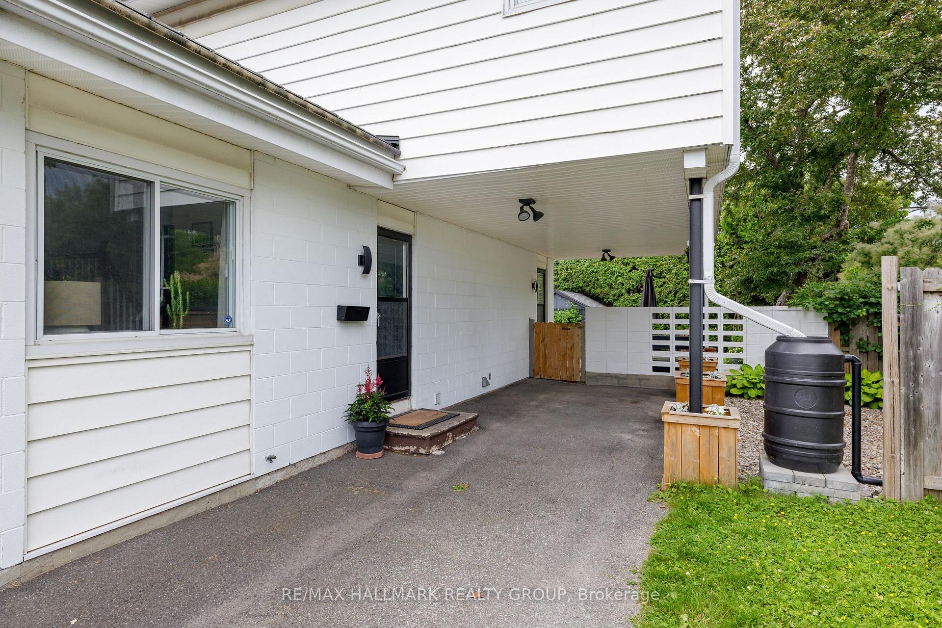 Photo 3 of 1292 Henry Farm Drive, Ottawa, Copeland Park — HOMEH