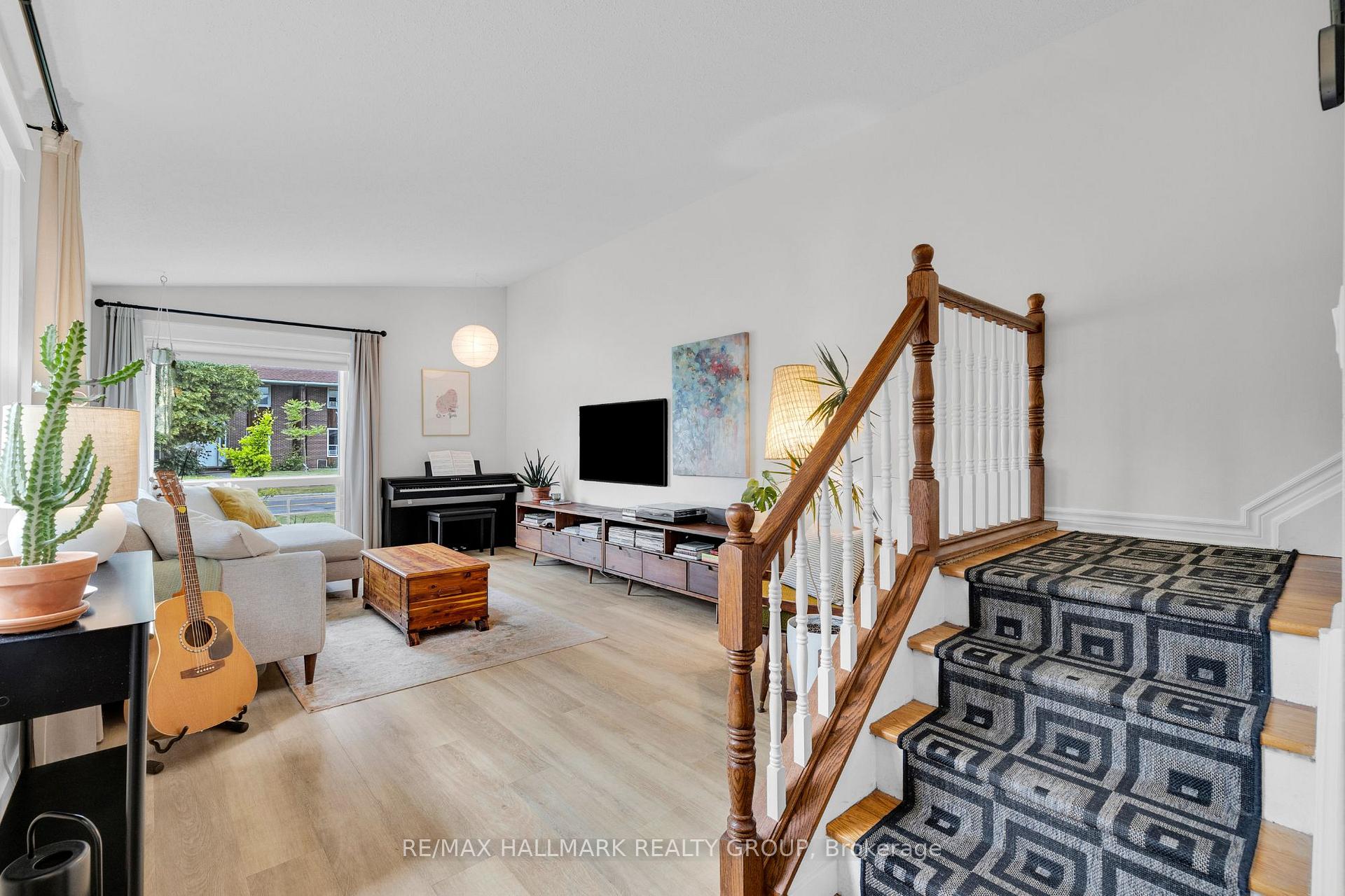 Photo 5 of 1292 Henry Farm Drive, Ottawa, Copeland Park — HOMEH