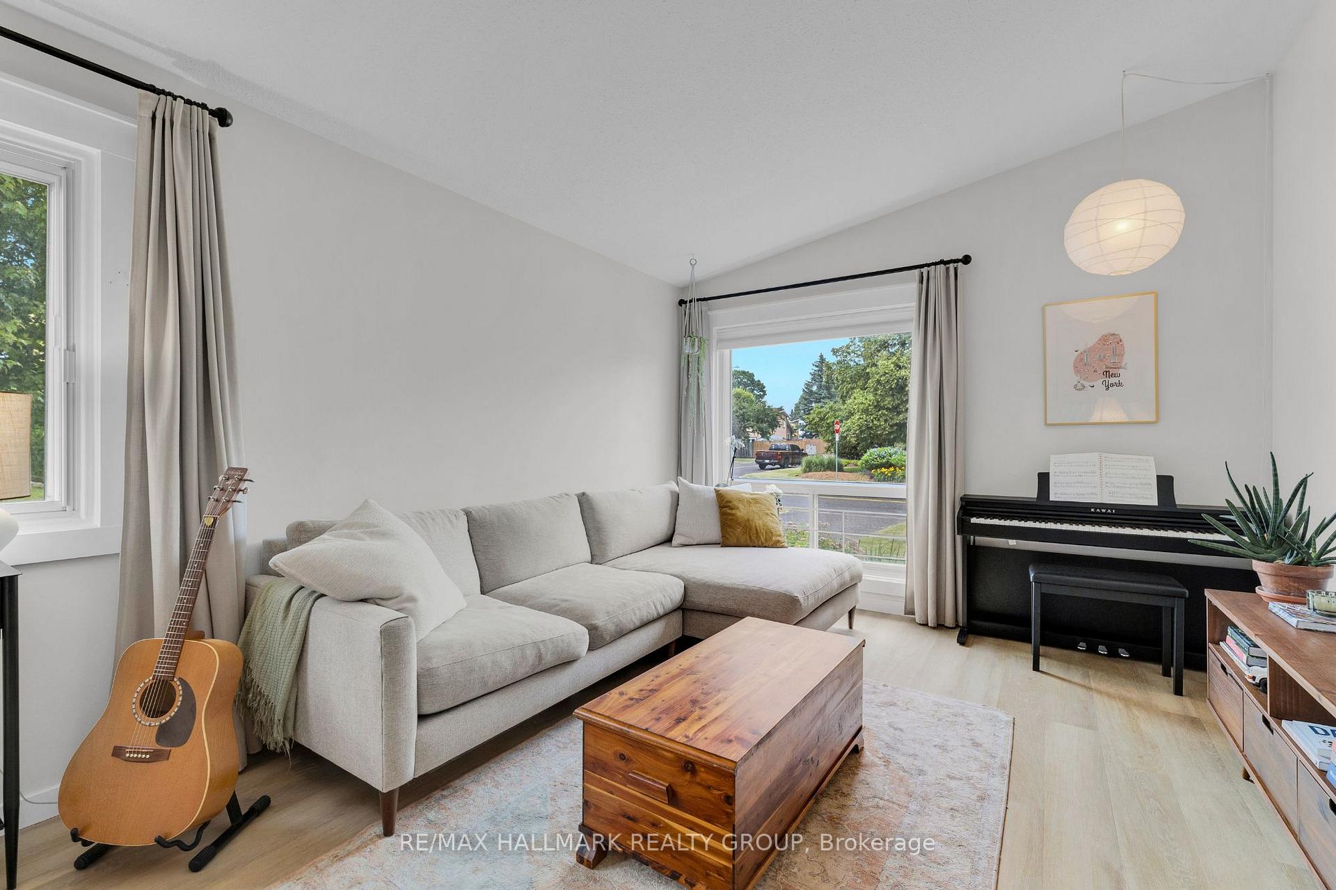Photo 6 of 1292 Henry Farm Drive, Ottawa, Copeland Park — HOMEH