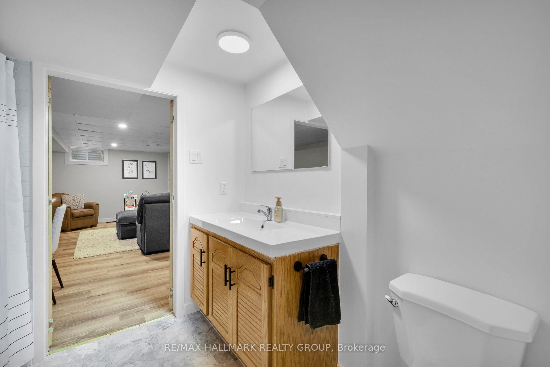 Photo 29 of 1292 Henry Farm Drive, Ottawa, Copeland Park — HOMEH