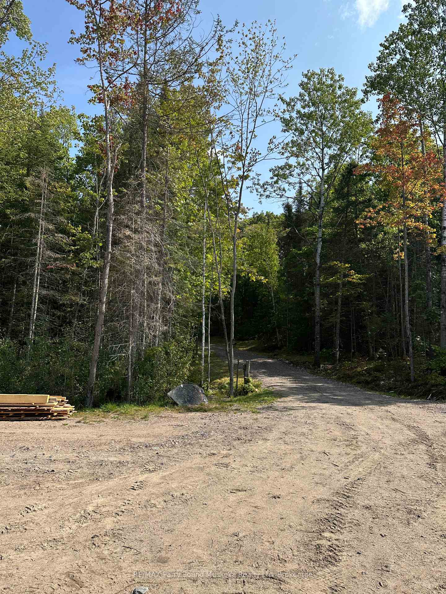 Photo 5 of 308 Nipissing Road N, Magnetawan — HOMEH
