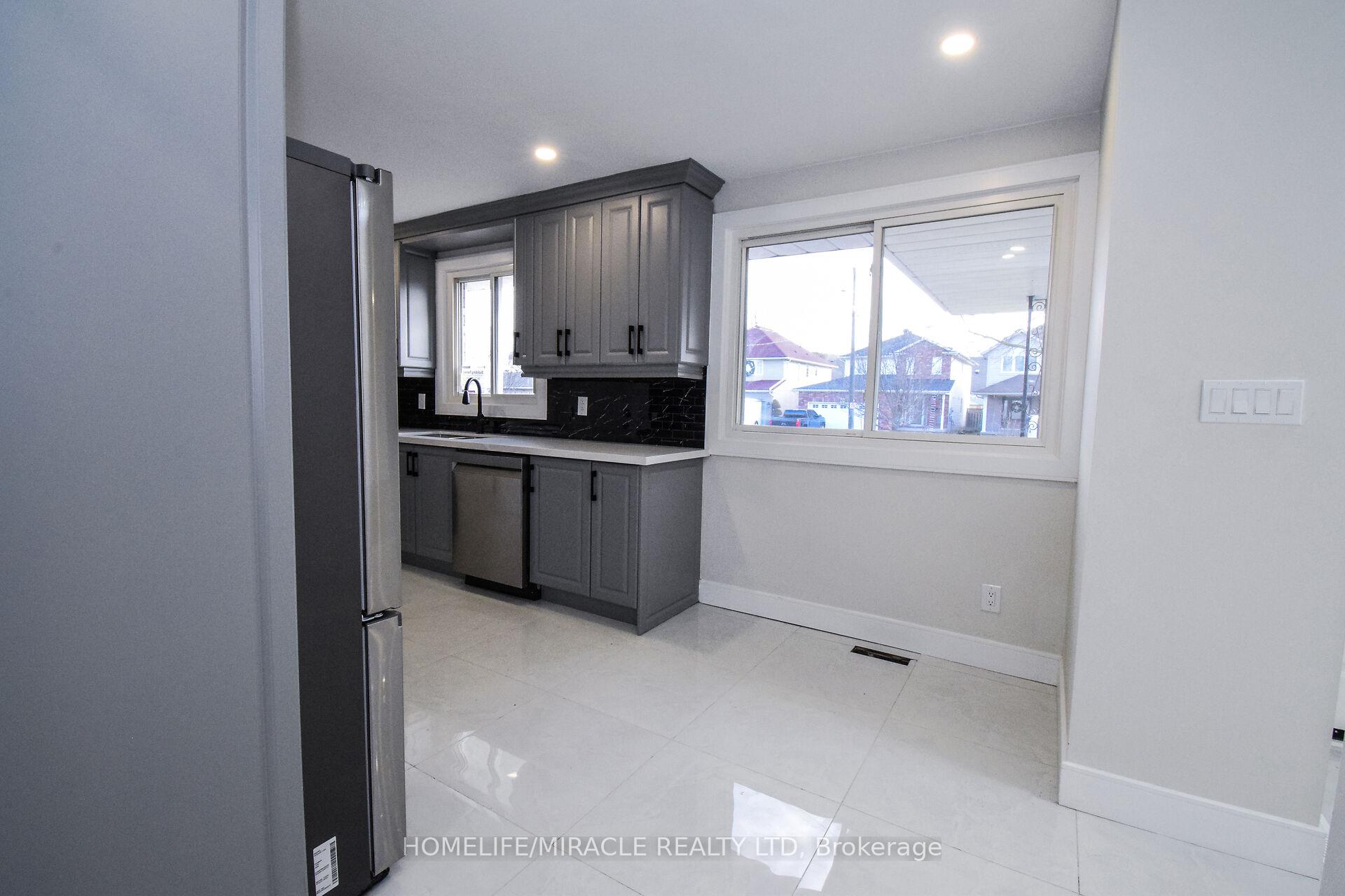 Photo 7 of 25 Meredith Drive, St. Catharines, Carlton/Bunting — HOMEH