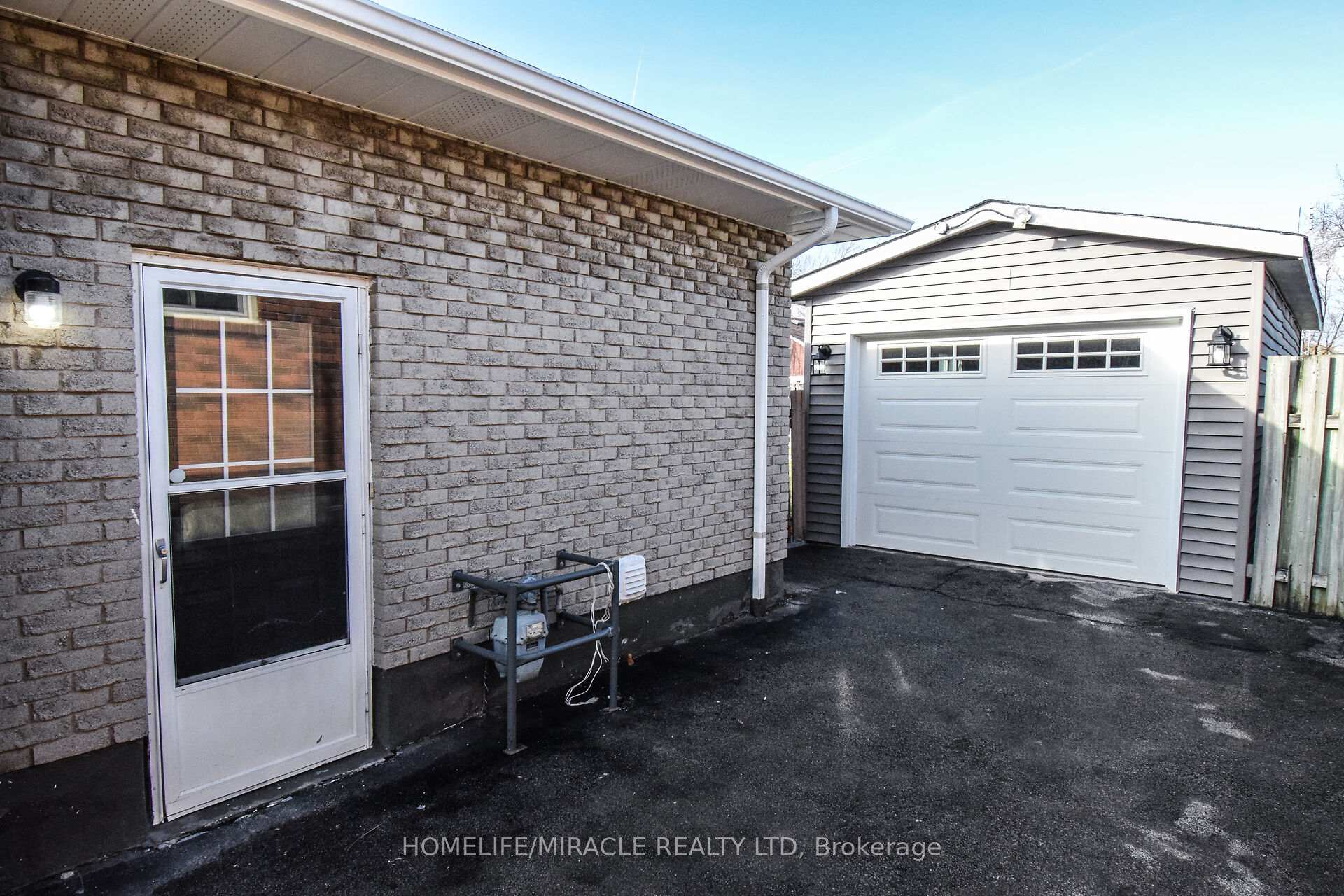 Photo 37 of 25 Meredith Drive, St. Catharines, Carlton/Bunting — HOMEH