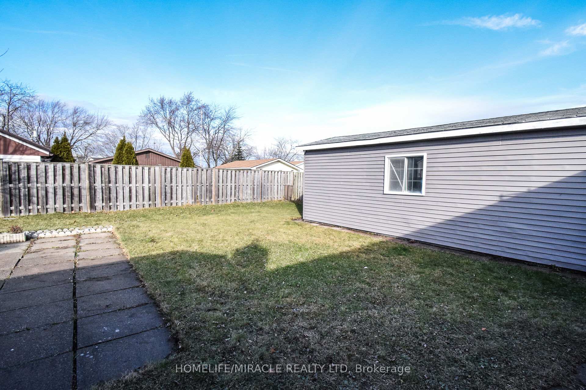 Photo 39 of 25 Meredith Drive, St. Catharines, Carlton/Bunting — HOMEH