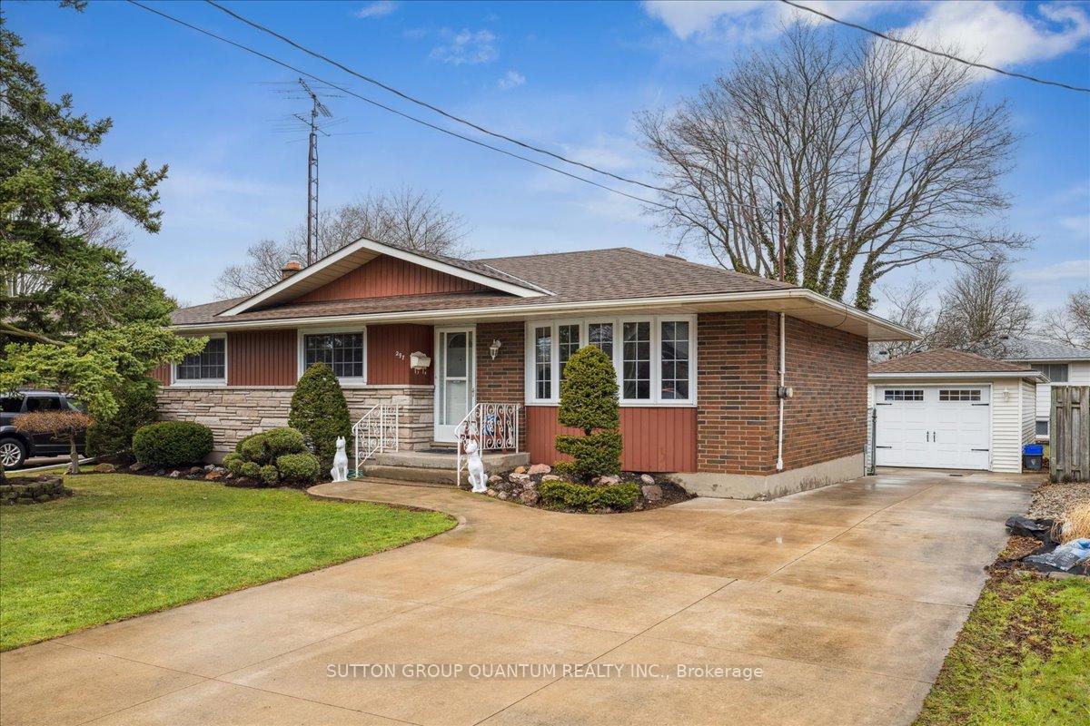 Front of 297 Lakeshore Road