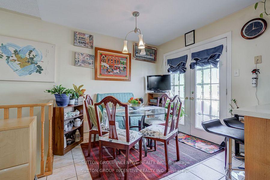 Photo 7 of 19 Brown Wood Drive, Barrie, Little Lake — HOMEH