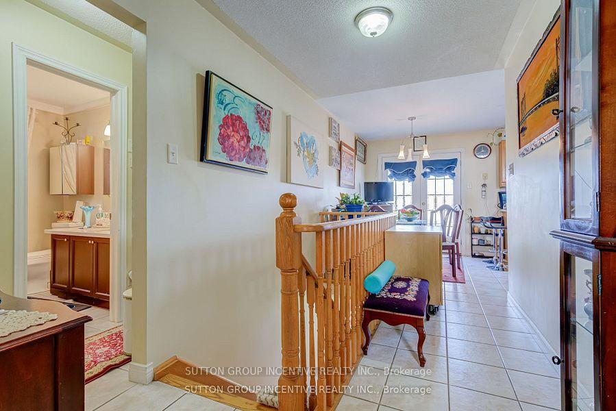 Photo 8 of 19 Brown Wood Drive, Barrie, Little Lake — HOMEH