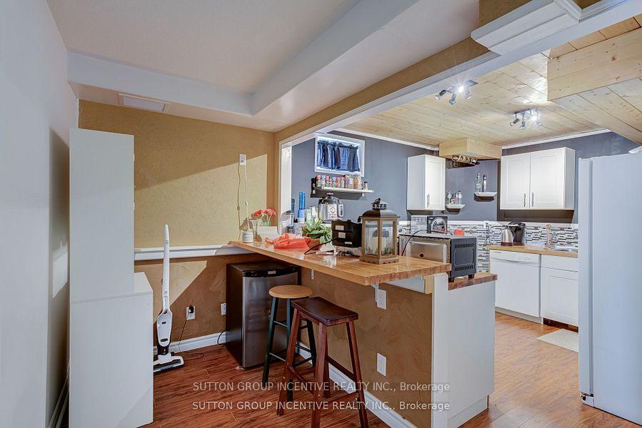 Photo 17 of 19 Brown Wood Drive, Barrie, Little Lake — HOMEH