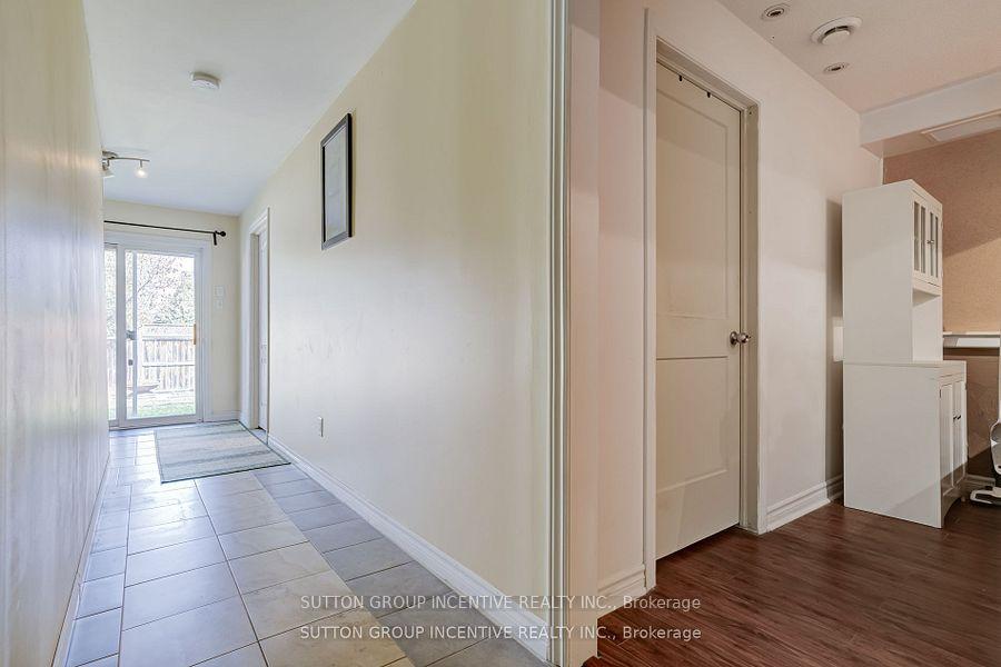 Photo 19 of 19 Brown Wood Drive, Barrie, Little Lake — HOMEH