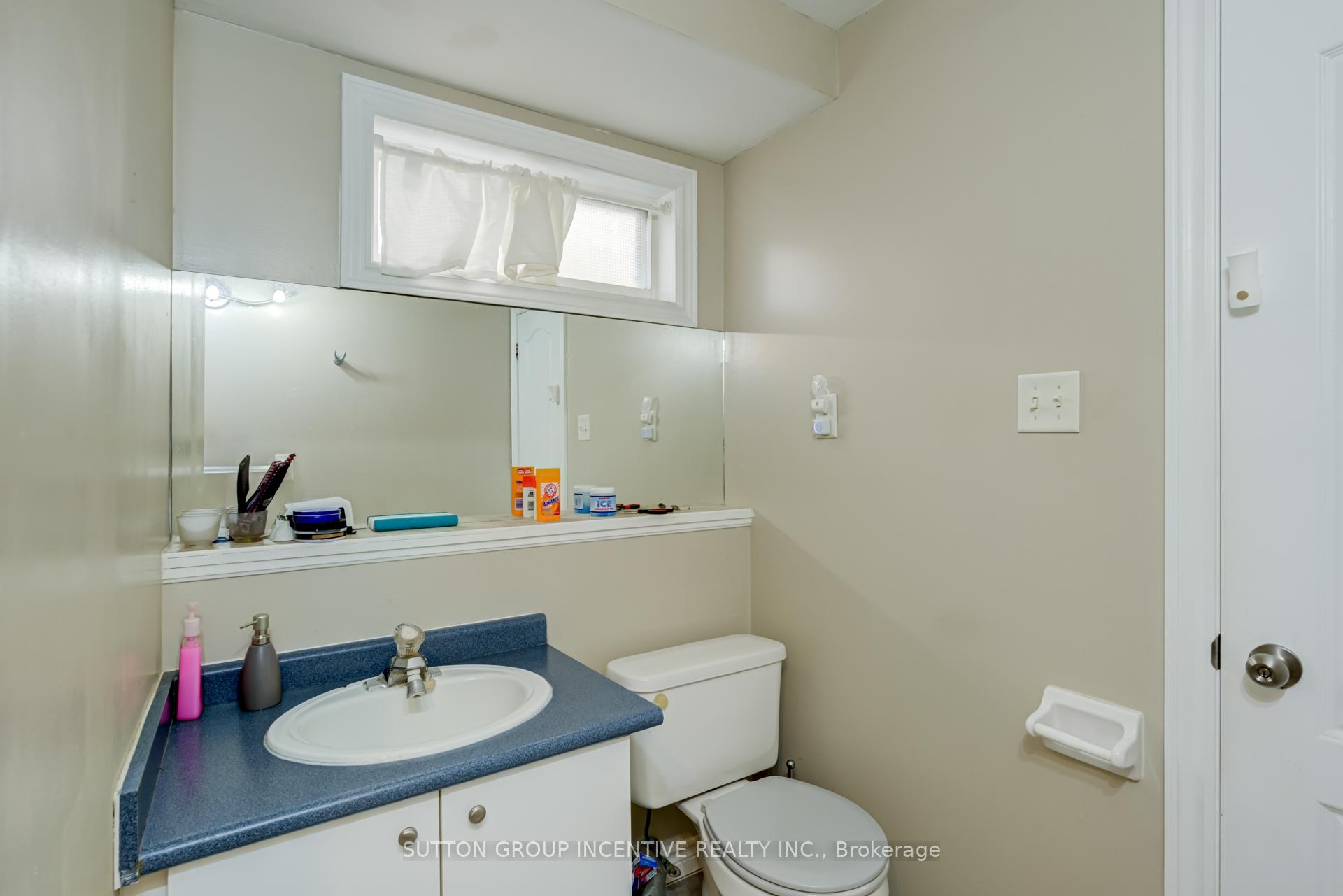 Photo 20 of 19 Brown Wood Drive, Barrie, Little Lake — HOMEH