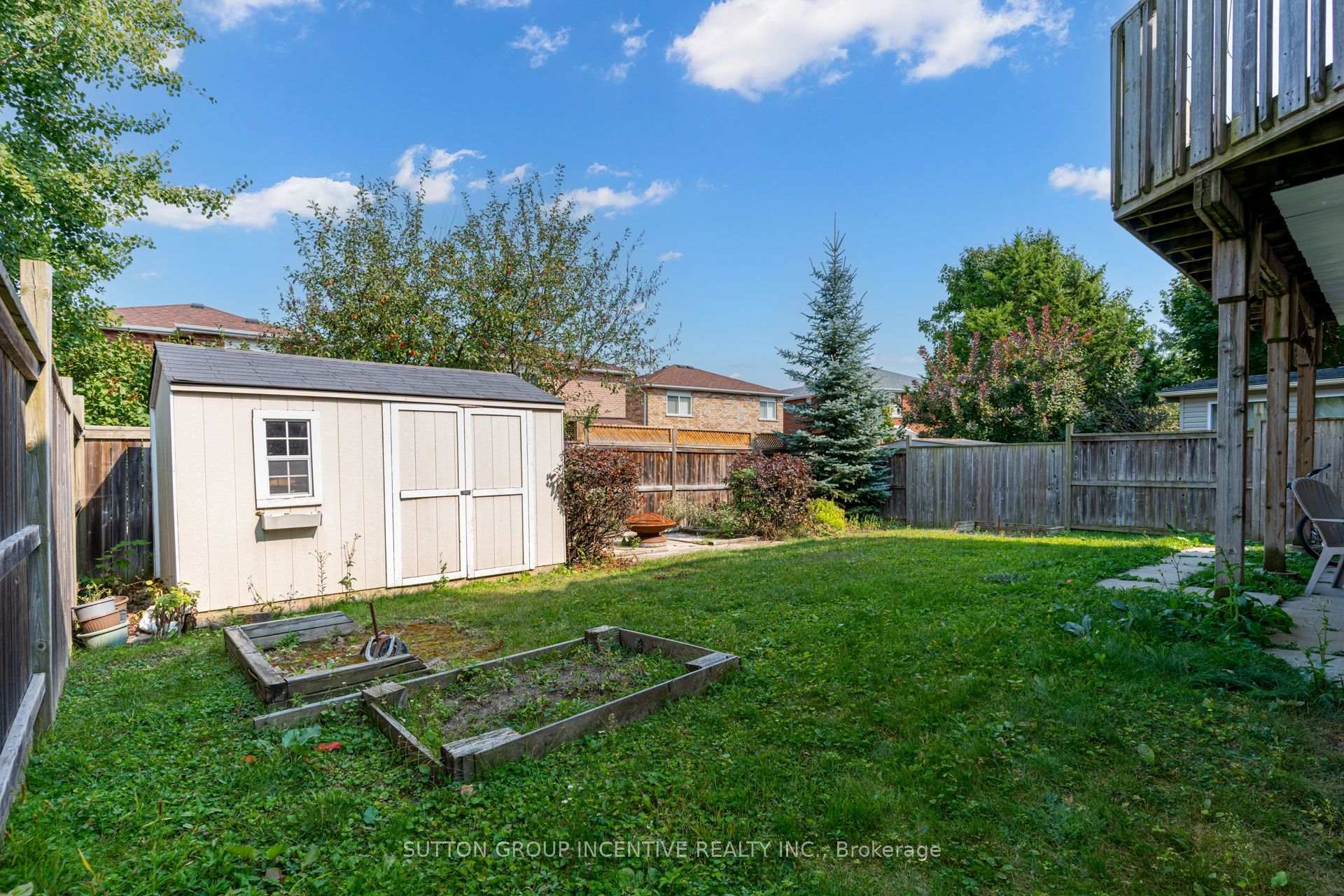 Photo 24 of 19 Brown Wood Drive, Barrie, Little Lake — HOMEH