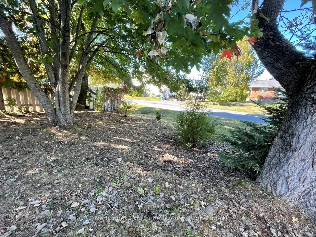 Photo 12 of 6 Champlain Street, French River — HOMEH