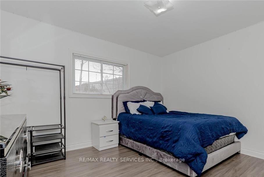 Photo 12 of 18 Greenlaw Place, St. Catharines, Downtown — HOMEH
