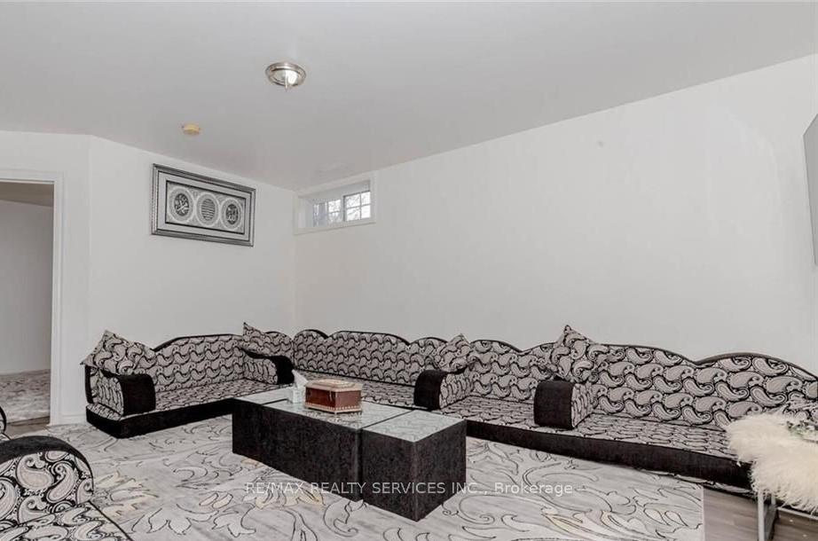 Photo 19 of 18 Greenlaw Place, St. Catharines, Downtown — HOMEH
