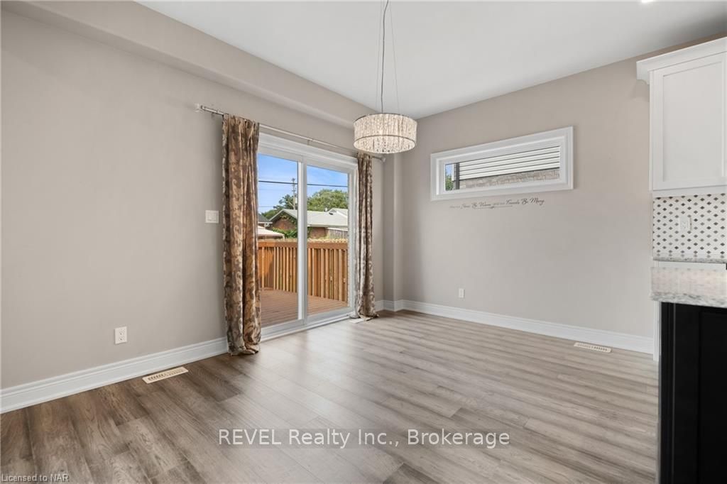 Photo 11 of 43 Berkshire Drive, St. Catharines, Carlton/Bunting — HOMEH