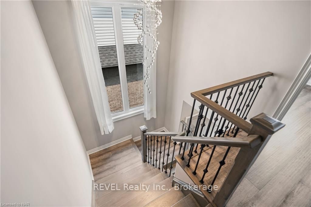 Photo 22 of 43 Berkshire Drive, St. Catharines, Carlton/Bunting — HOMEH