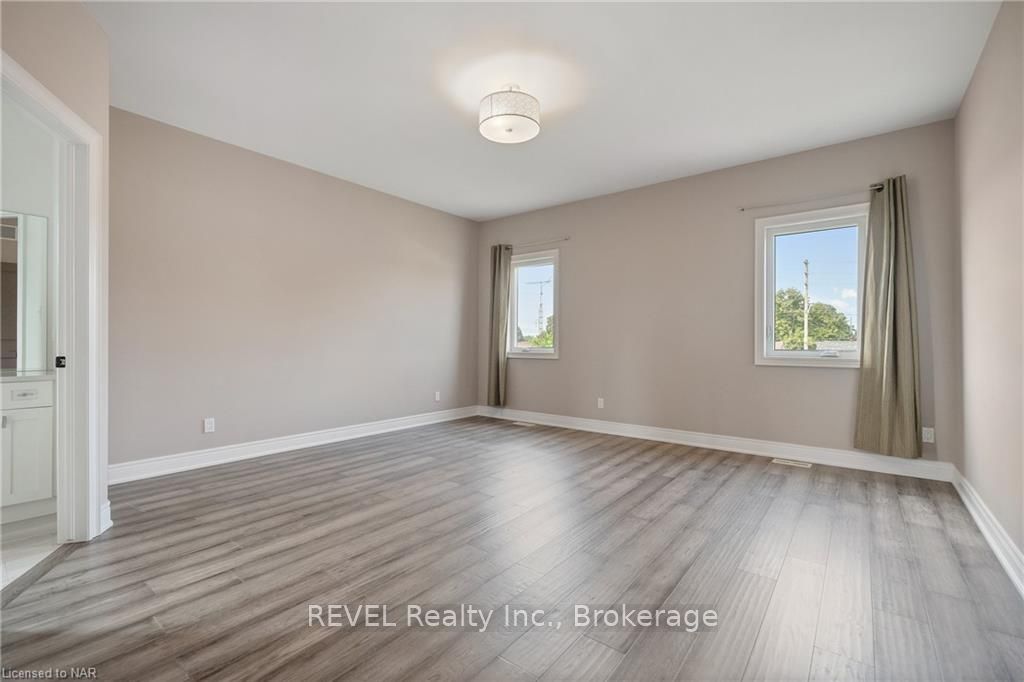 Photo 25 of 43 Berkshire Drive, St. Catharines, Carlton/Bunting — HOMEH
