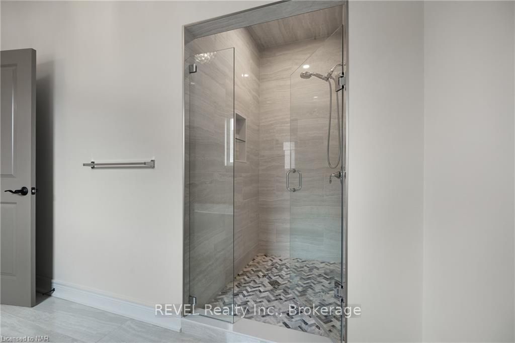 Photo 28 of 43 Berkshire Drive, St. Catharines, Carlton/Bunting — HOMEH